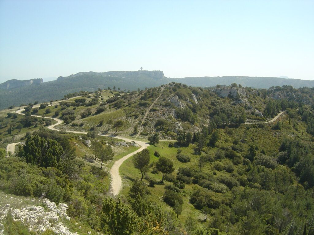 parc naturel regional alpilles provence